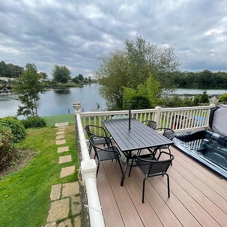 Lakeside Retreat 3 With Hot Tub, Private Fishing Peg Situated At Tattershall Lakes Country Park Bagian luar foto